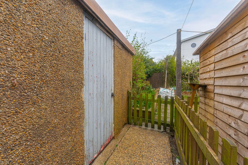 Additional image 24 of 2 bed flat for saleWaunfawr Gardens, Cross Keys NP11