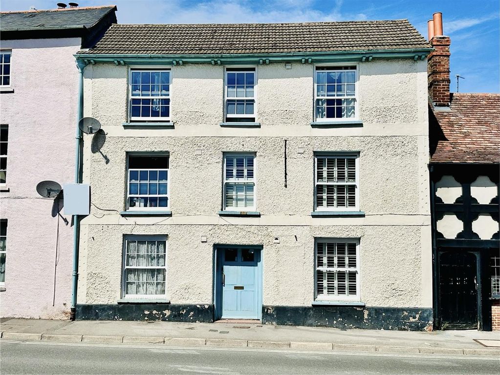 Property photo 2 of 8 External