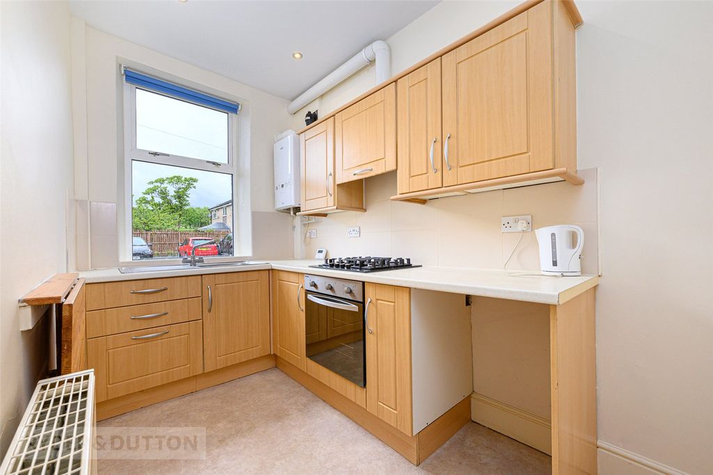 Property photo 3 of 17 Kitchen