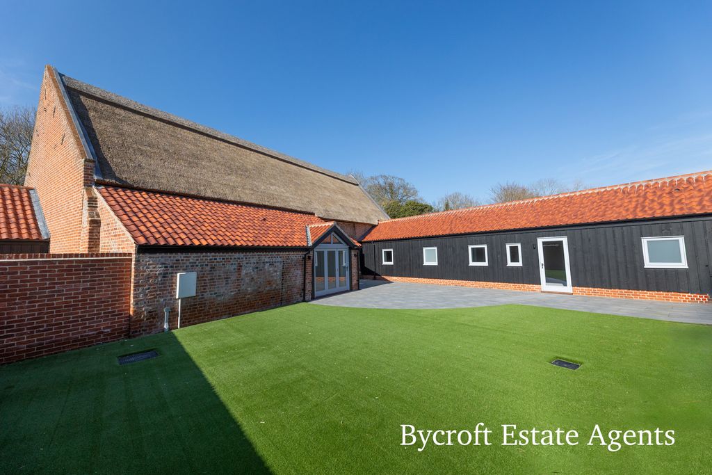 Property photo 3 of 25