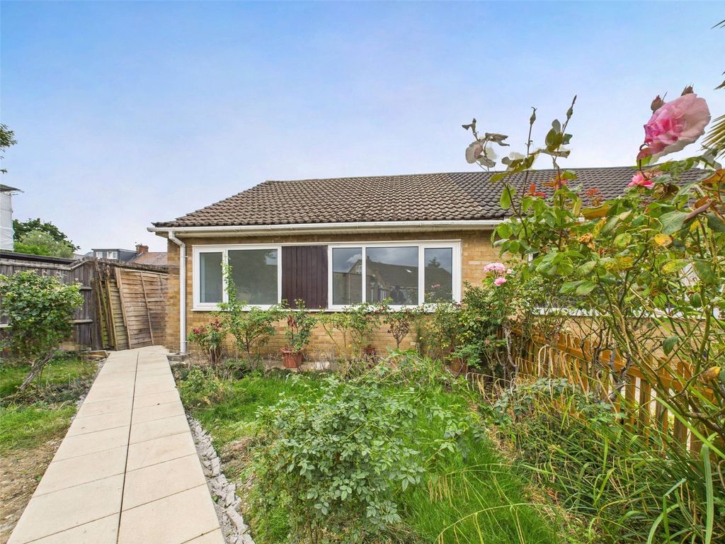Property photo 1 of 9 Picture No. 11
