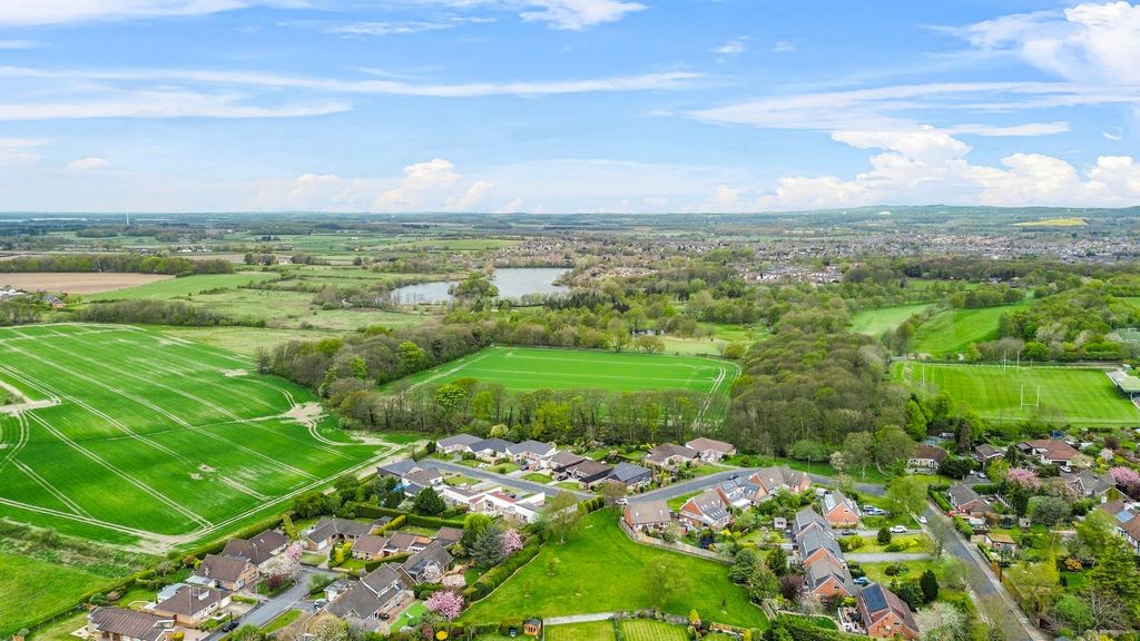 Property photo 3 of 25