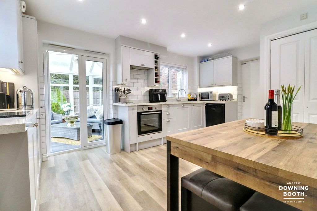 Property photo 3 of 25