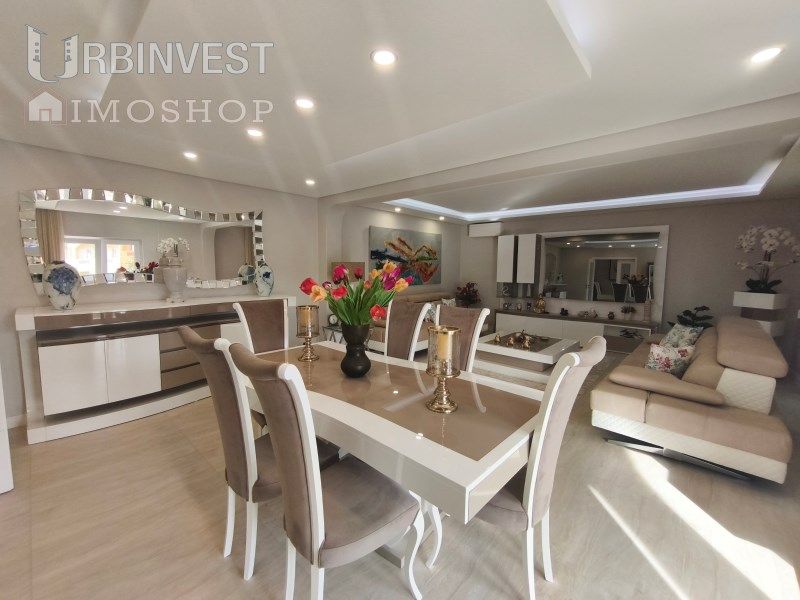 Property photo 3 of 42