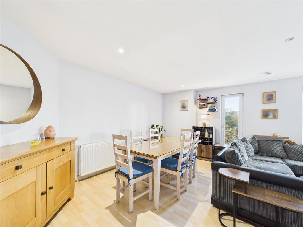 Additional image 6 of 2 bed flat for sale40 Riverside Park, Blairgowrie PH10