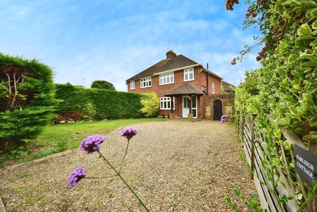 Property photo 1 of 11 Front