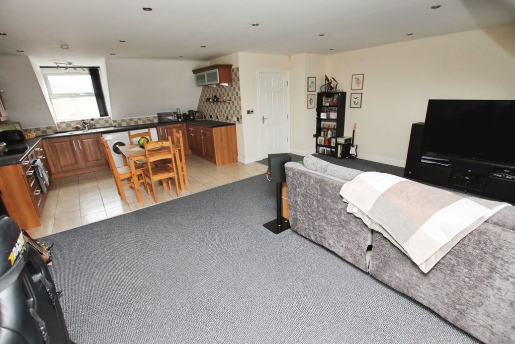 Property photo 1 of 19 4654911