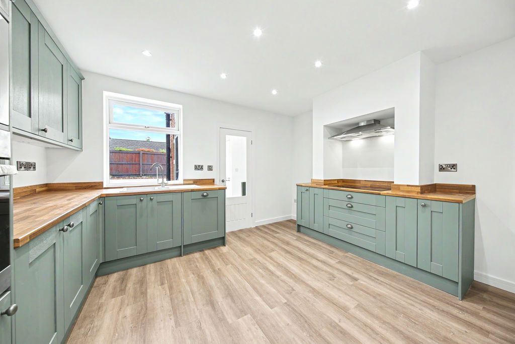 Property photo 1 of 26 Kitchen