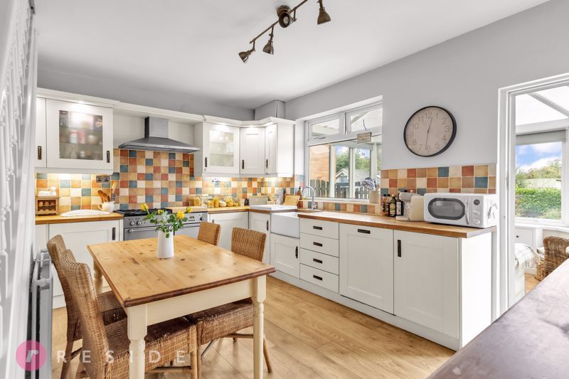 Property photo 3 of 22 Dining Kitchen