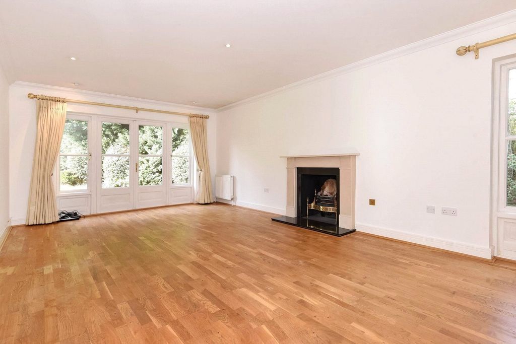 Property photo 2 of 13 Picture No. 17