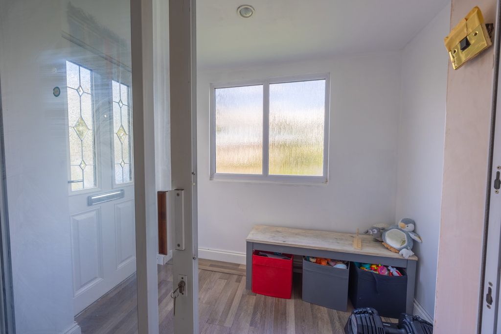 Property photo 2 of 30