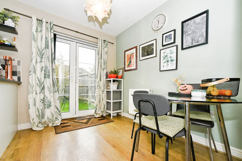 Property photo 3 of 17