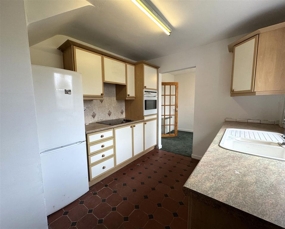 Property photo 3 of 12 Kitchen 2.Jpg