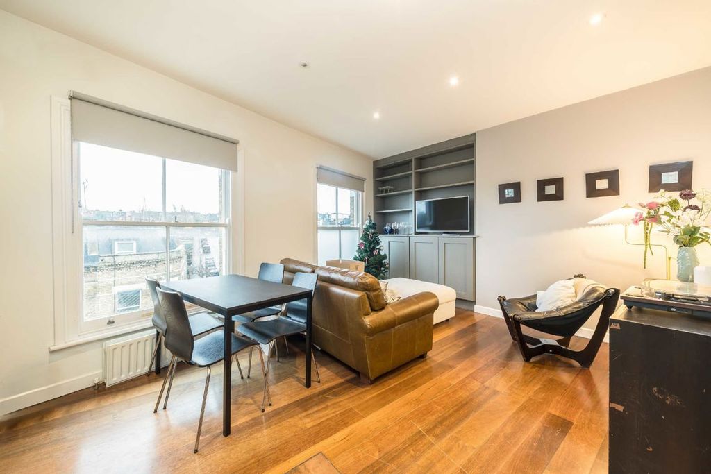 Property photo 2 of 7