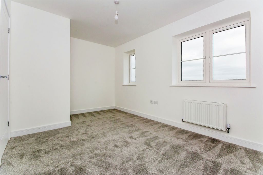 Property photo 3 of 6 Bedroom 2