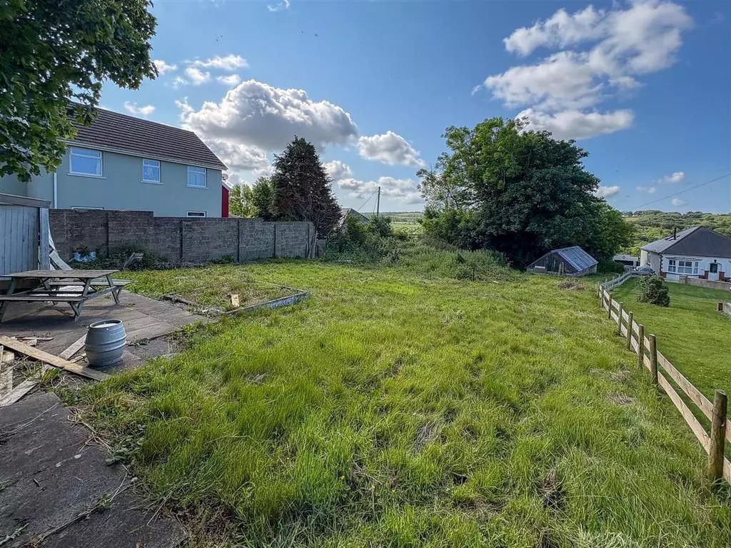 Property photo 3 of 6