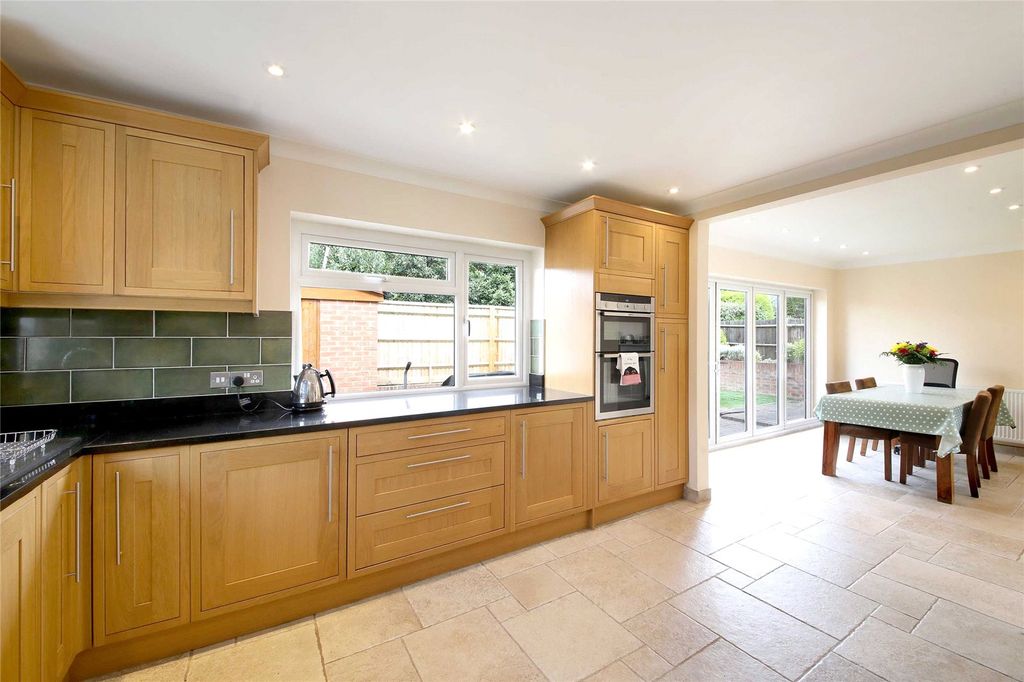 Property photo 2 of 18 Kitchen/Dining