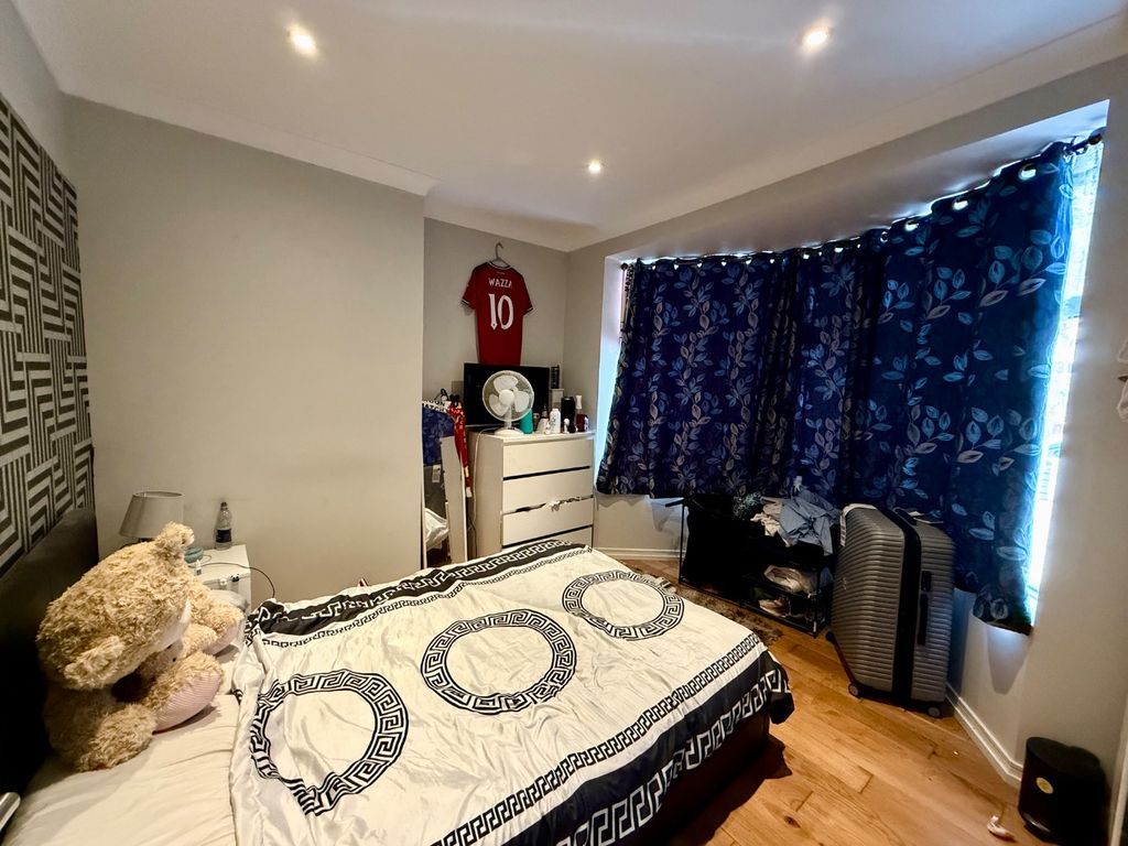 Property photo 3 of 7 5283182