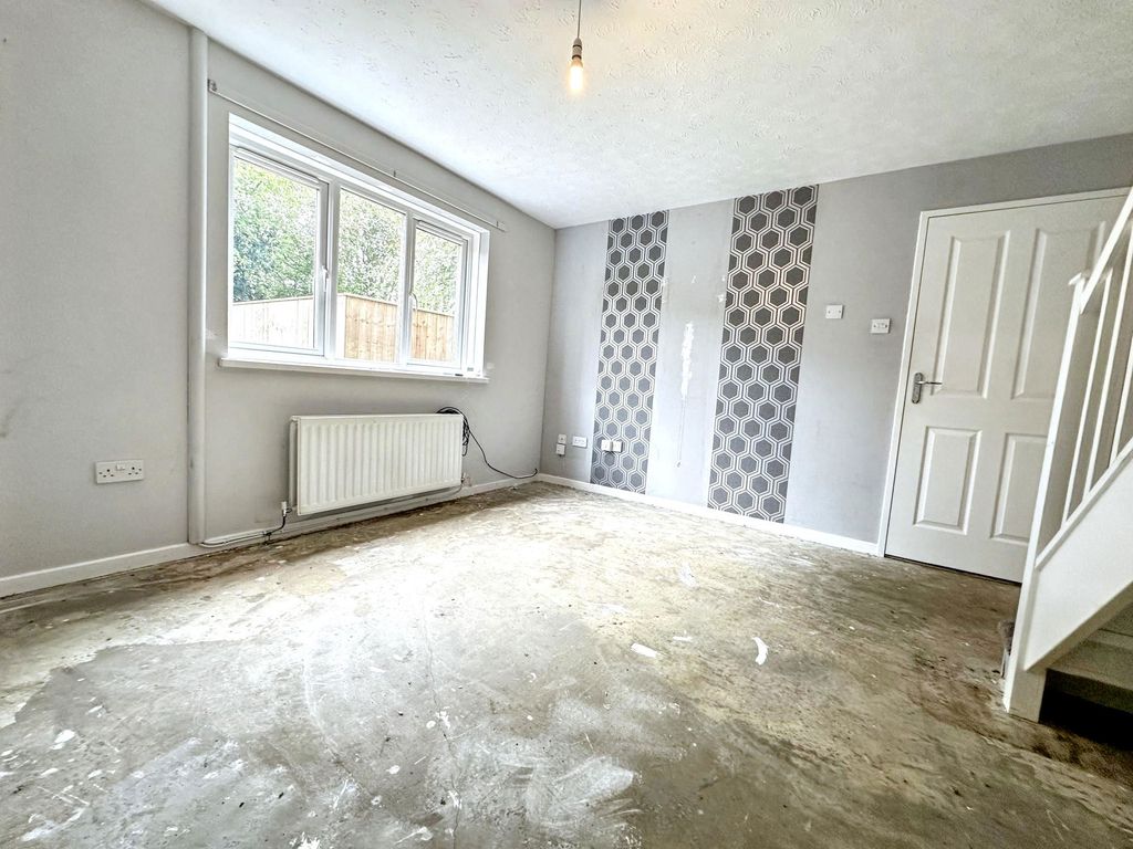 Property photo 2 of 8