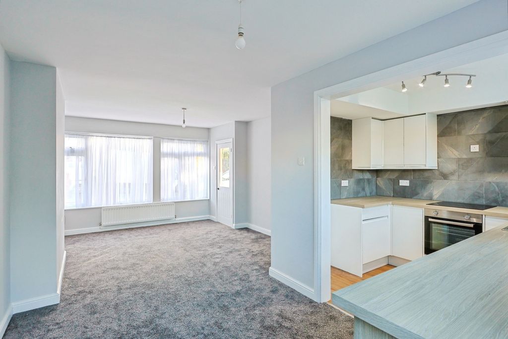 Property photo 2 of 17 Kitchen Diner