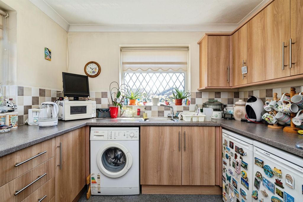 Property photo 3 of 15