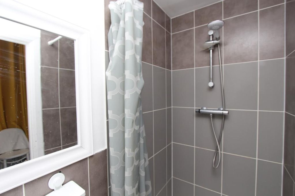 Property photo 3 of 3