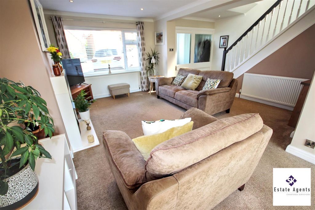 Property photo 2 of 24 Open Plan Lounge/Diner