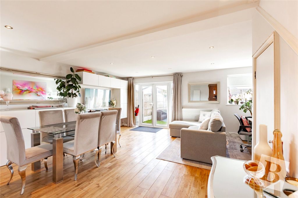 Property photo 3 of 13 Living / Dining