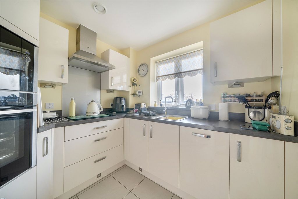 Property photo 3 of 14 Picture 3