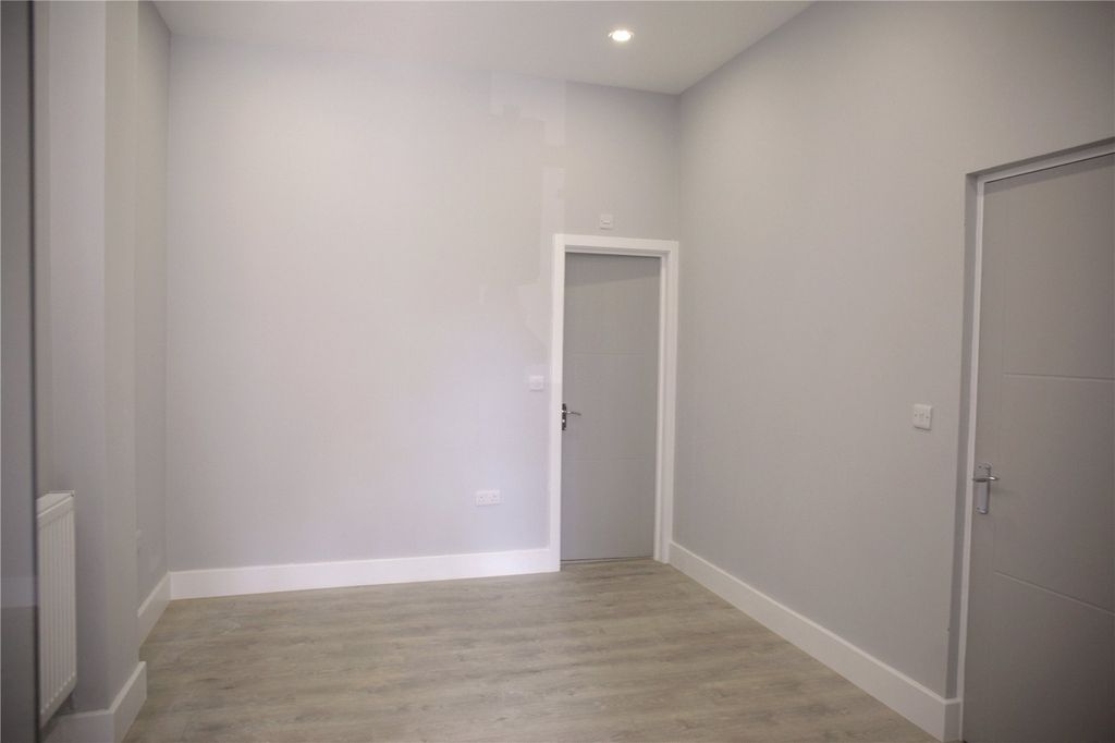 Property photo 2 of 11 Reception