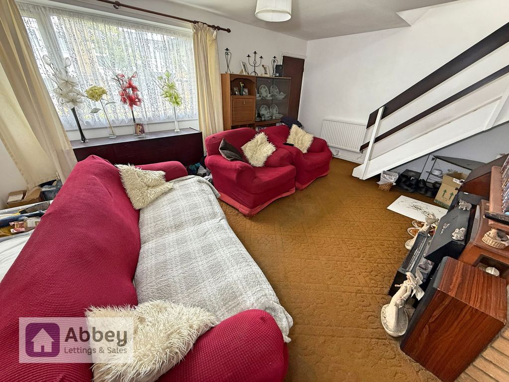 Property photo 3 of 12 Lounge