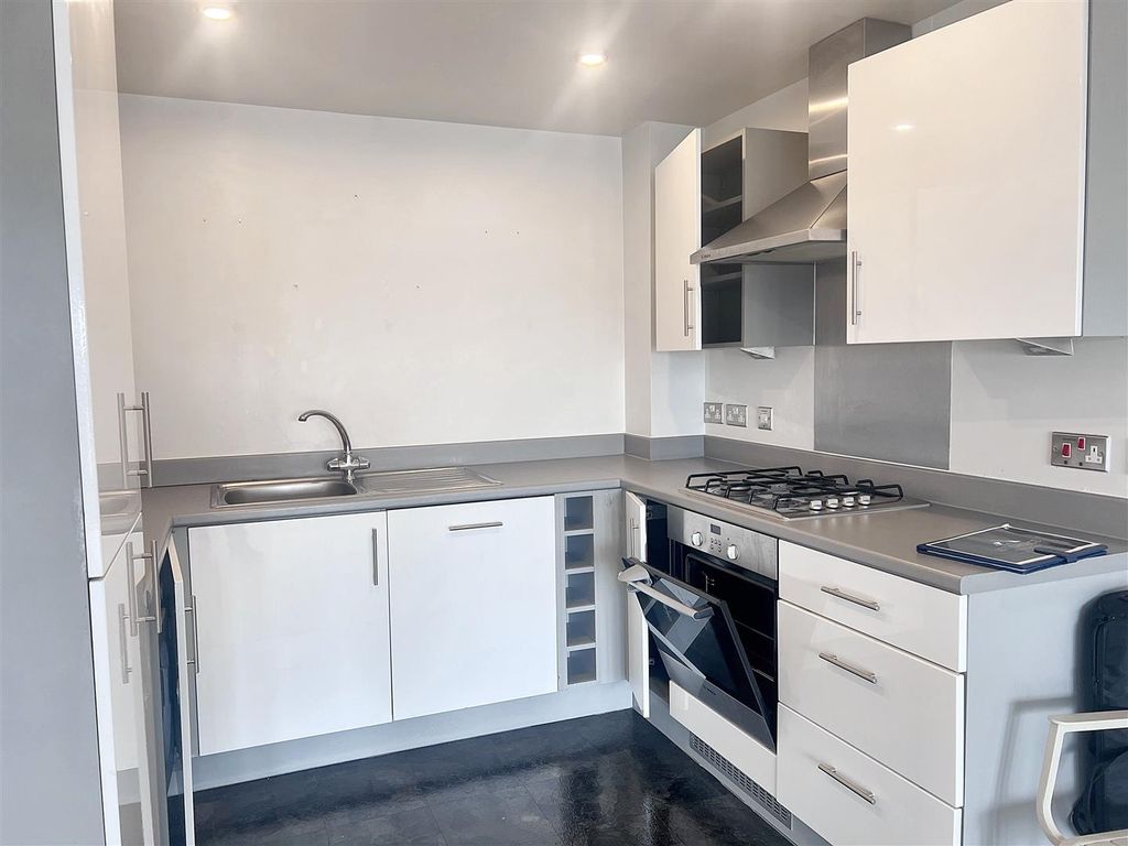 Property photo 3 of 11 Kitchen, Lounge/Diner