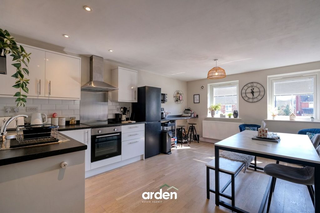 Property photo 2 of 11