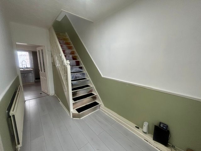Property photo 2 of 32