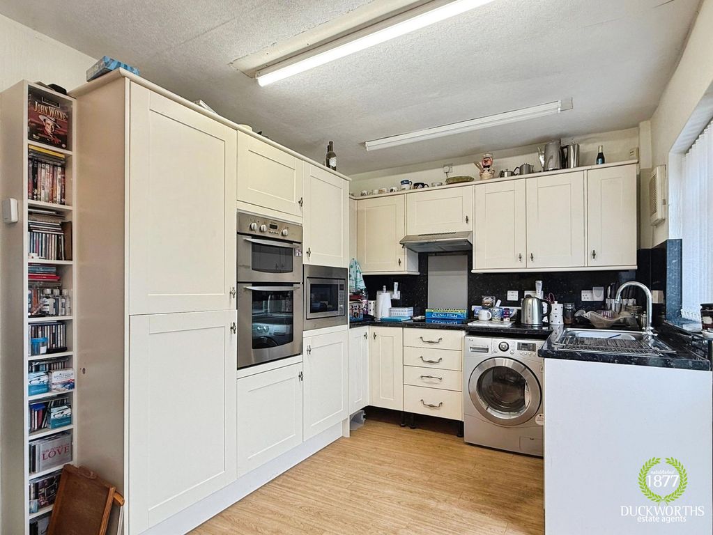 Property photo 2 of 23