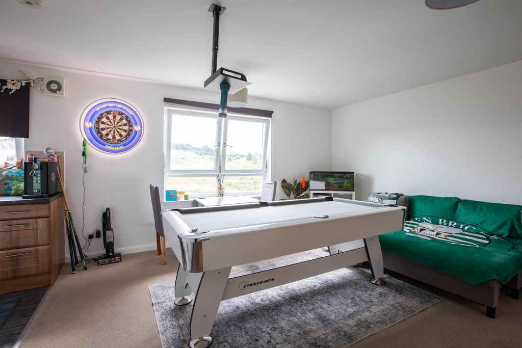Property photo 2 of 18 Lounge