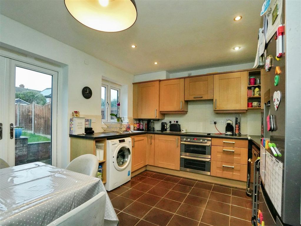 Property photo 3 of 15 Dining Kitchen