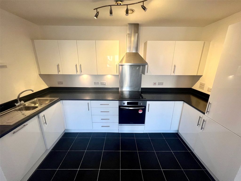 Property photo 2 of 8 Picture No. 05