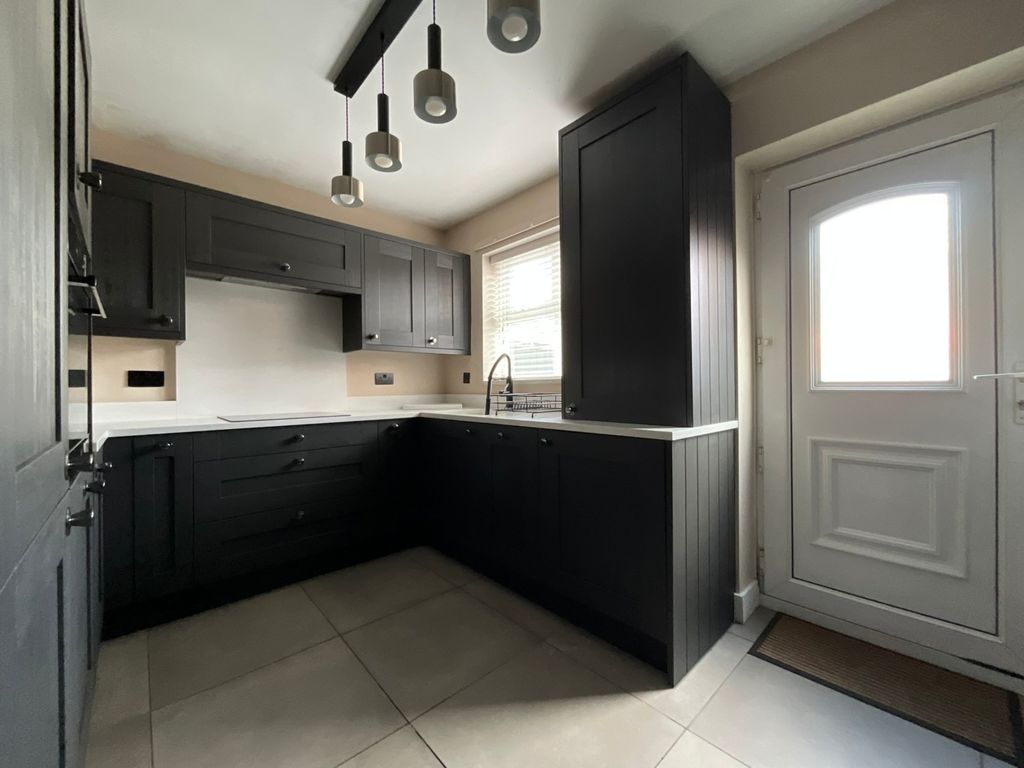 Property photo 2 of 14 4527584