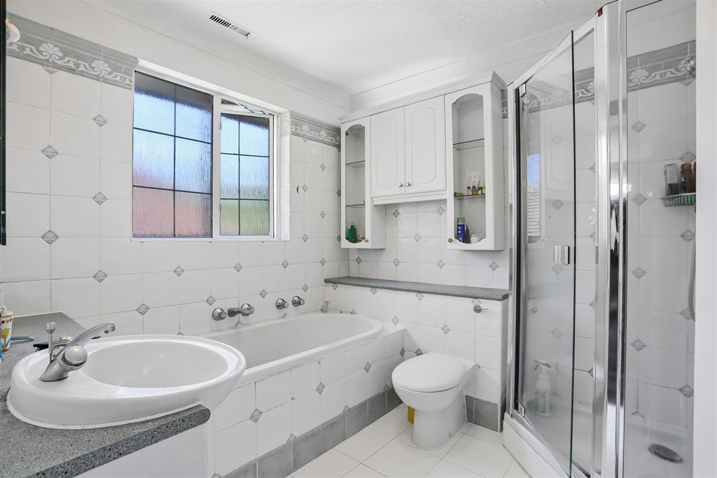 Property photo 3 of 45 1714532291 - Devereux, The Wood End, Sm6 - 13.Jpg
