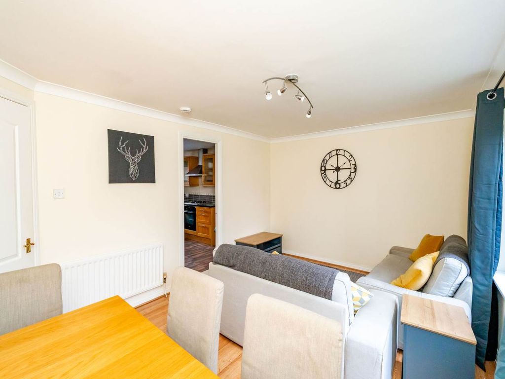 Property photo 3 of 12 Interiors-5