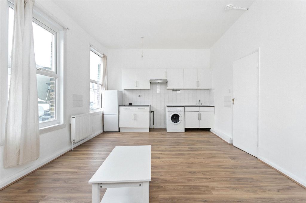 Property photo 3 of 12 Picture No. 06