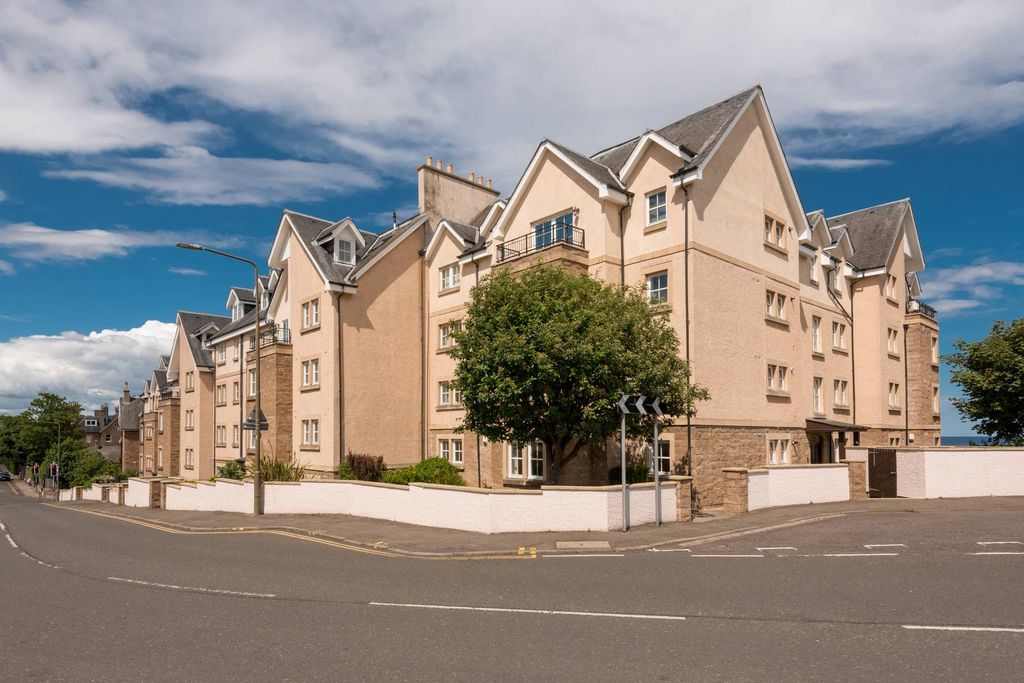 Additional image 23 of 3 bed flat for sale23 Royal Apartments, 1 Station Road, North Berwick EH39