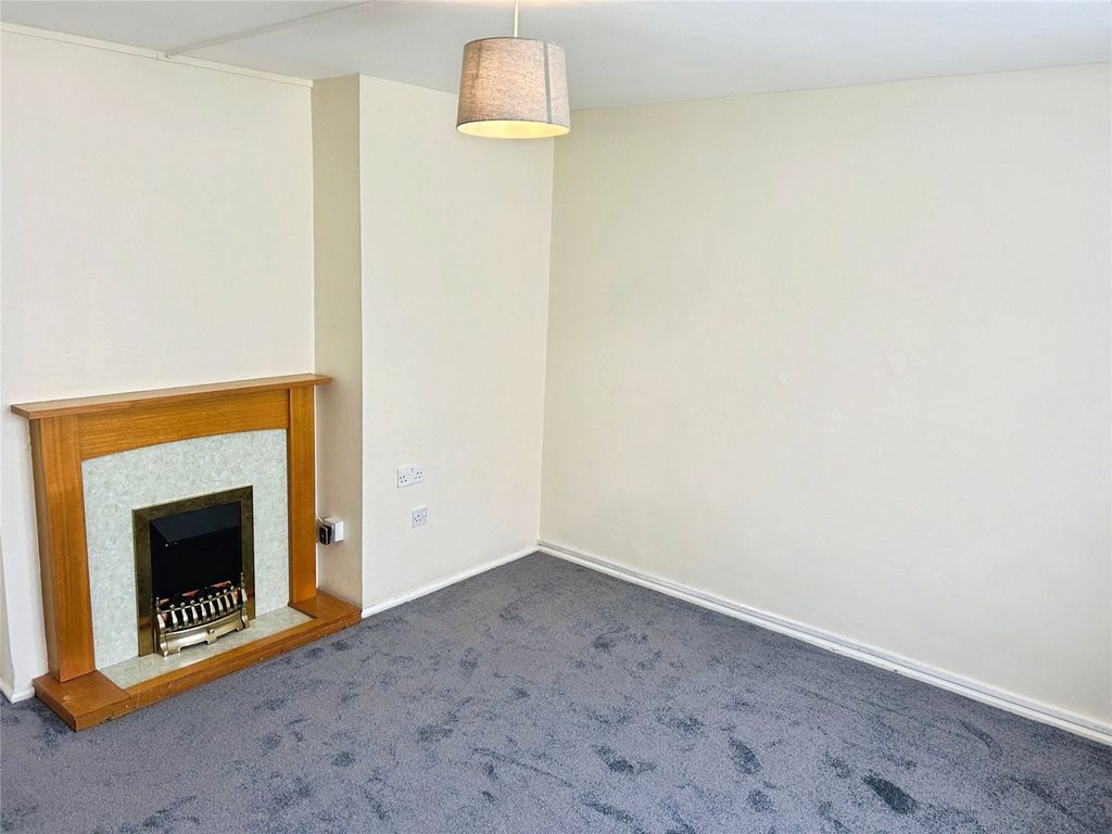 2 bed flat for saleRhind Street, Bodmin PL31 photo 4