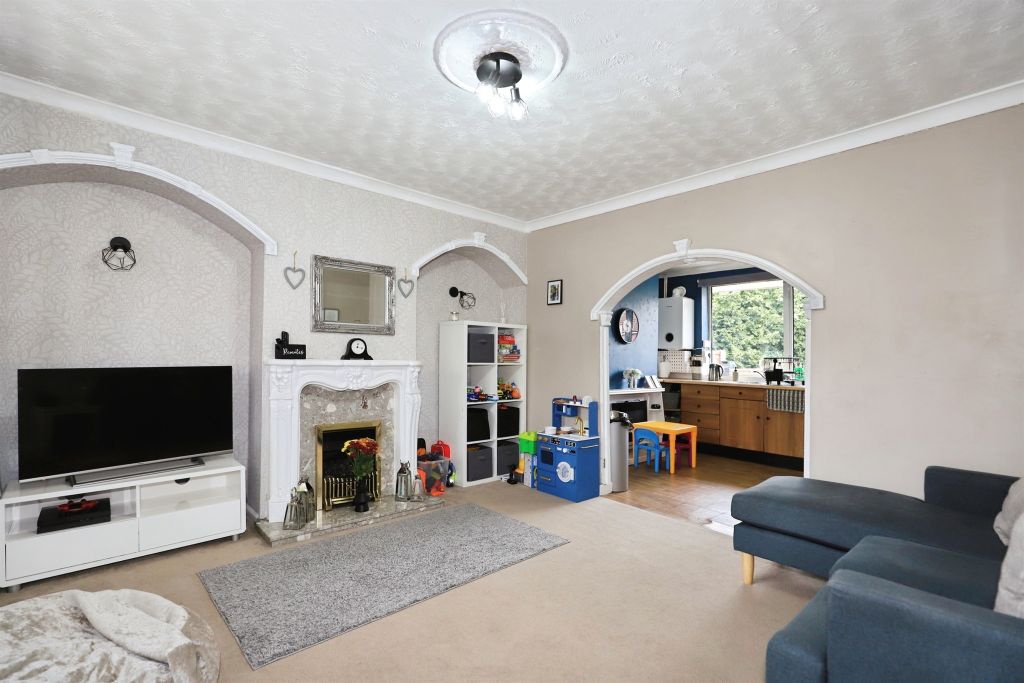 Property photo 2 of 14