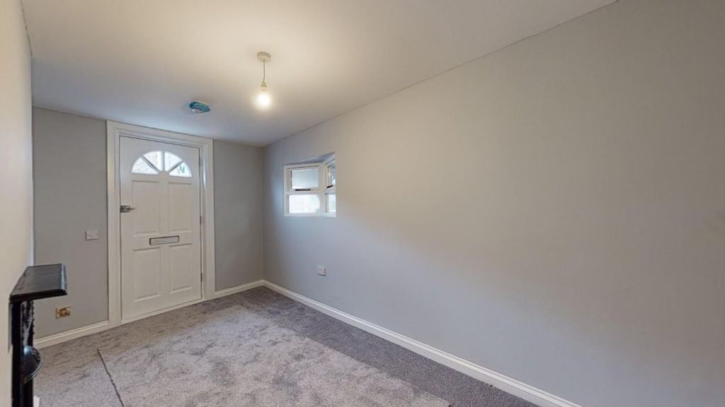 Property photo 3 of 9 Picture 3