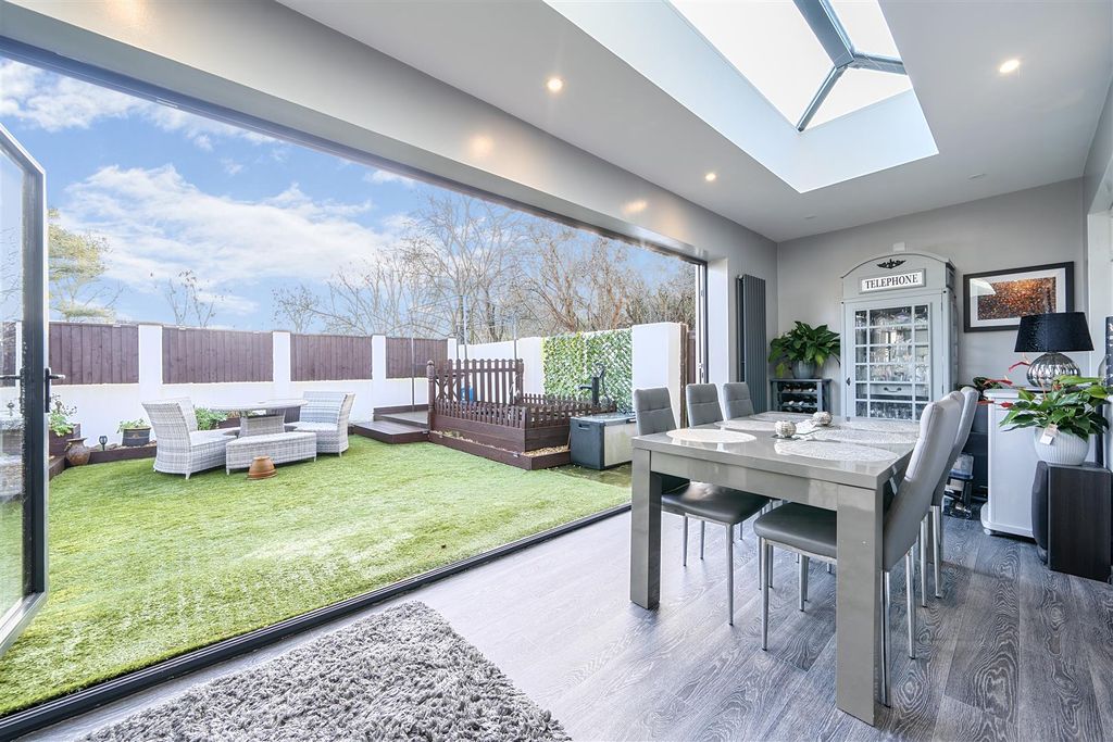 Property photo 3 of 15 Dining Room