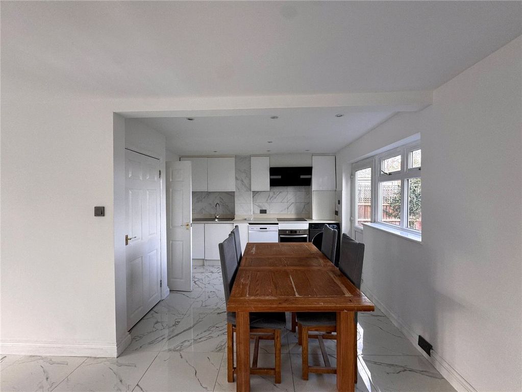 Property photo 2 of 21 Picture No. 09