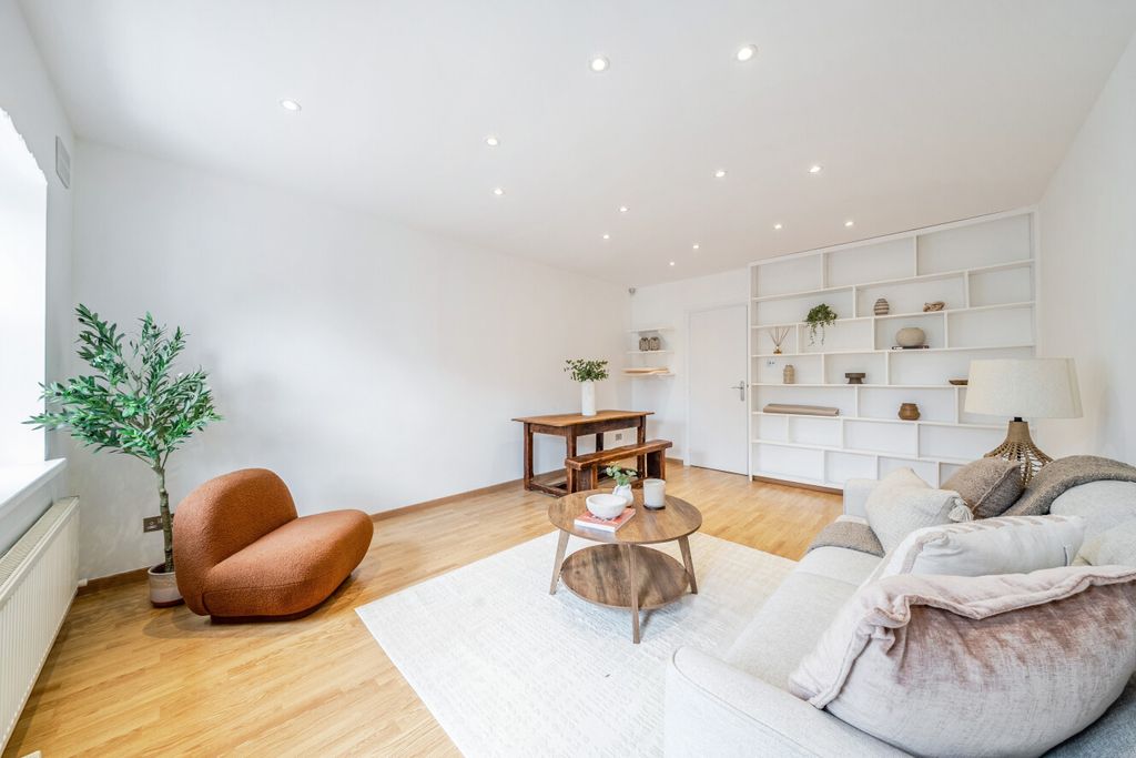 Property photo 1 of 11 1441682-5-69E2083...