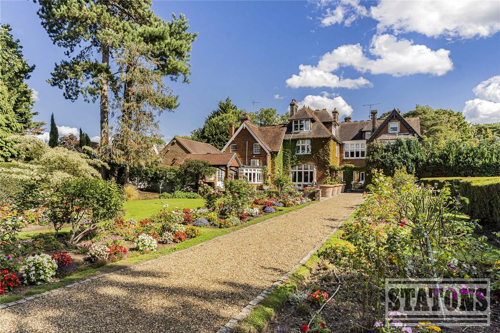 Property photo 2 of 53 Picture No. 25